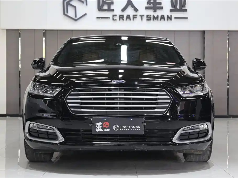 FORD TAURUS 2018