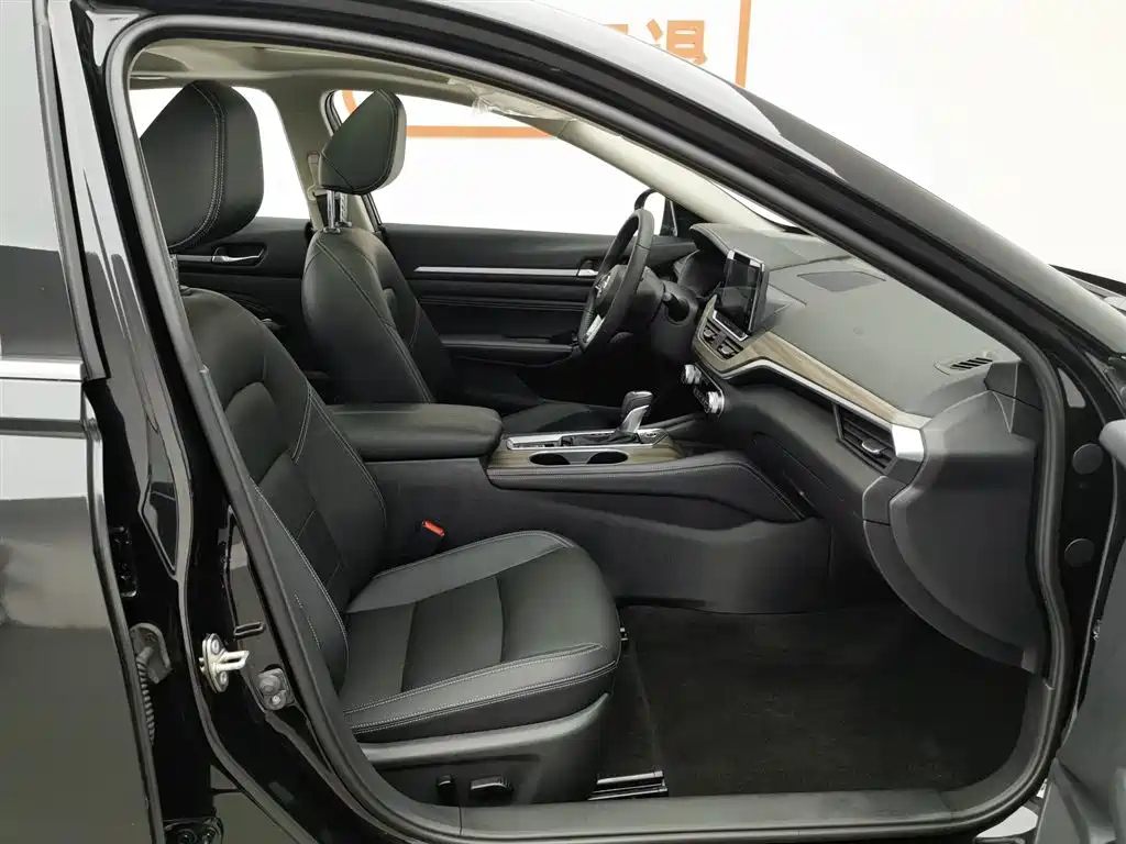 NISSAN TEANA 2021