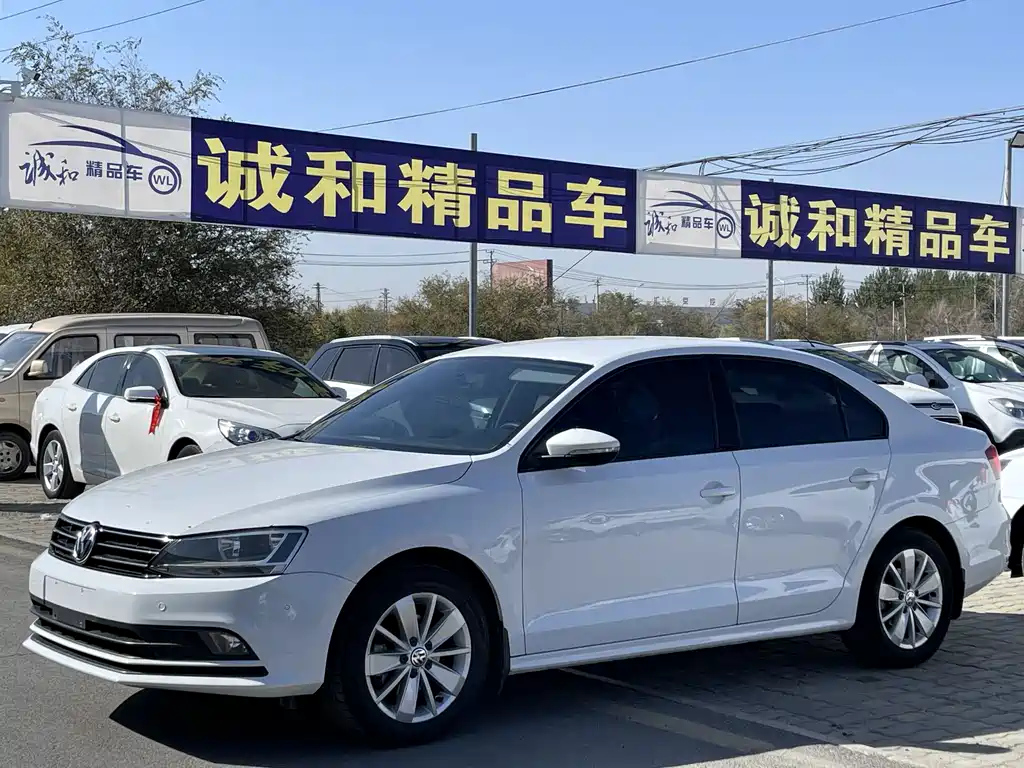 VOLKSWAGEN SAGITAR 2015