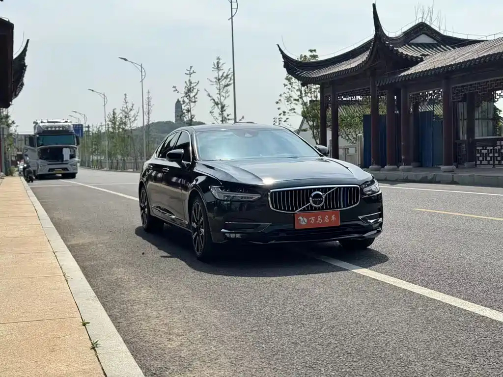 VOLVO S90 2018