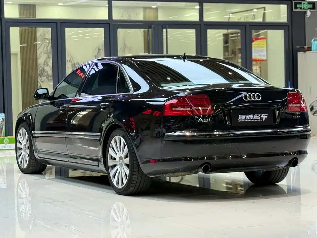 AUDI A8 2010