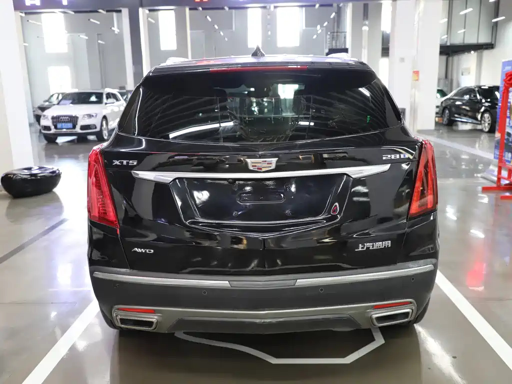 CADILLAC XT5 2021