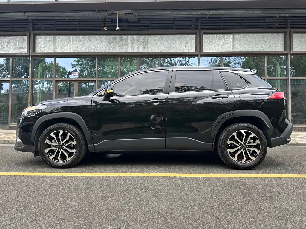 TOYOTA FRONTLANDER 2024
