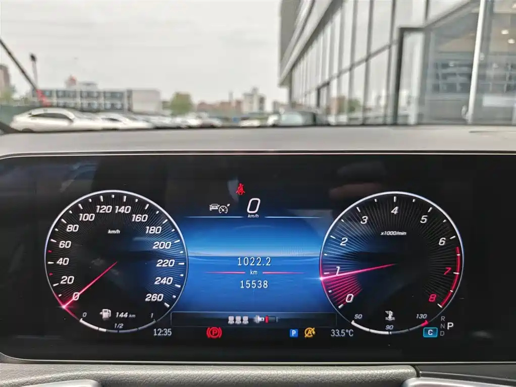 MERCEDES BENZ GLB 2023