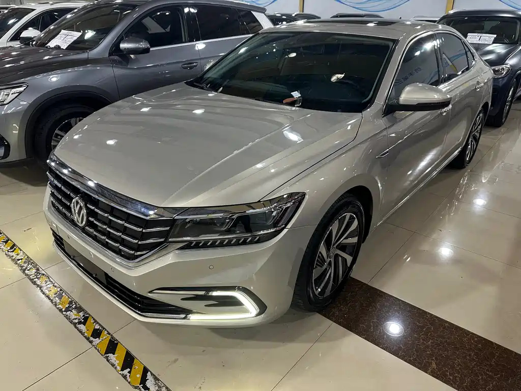 VOLKSWAGEN PASSAT NEW ENERGY 2020