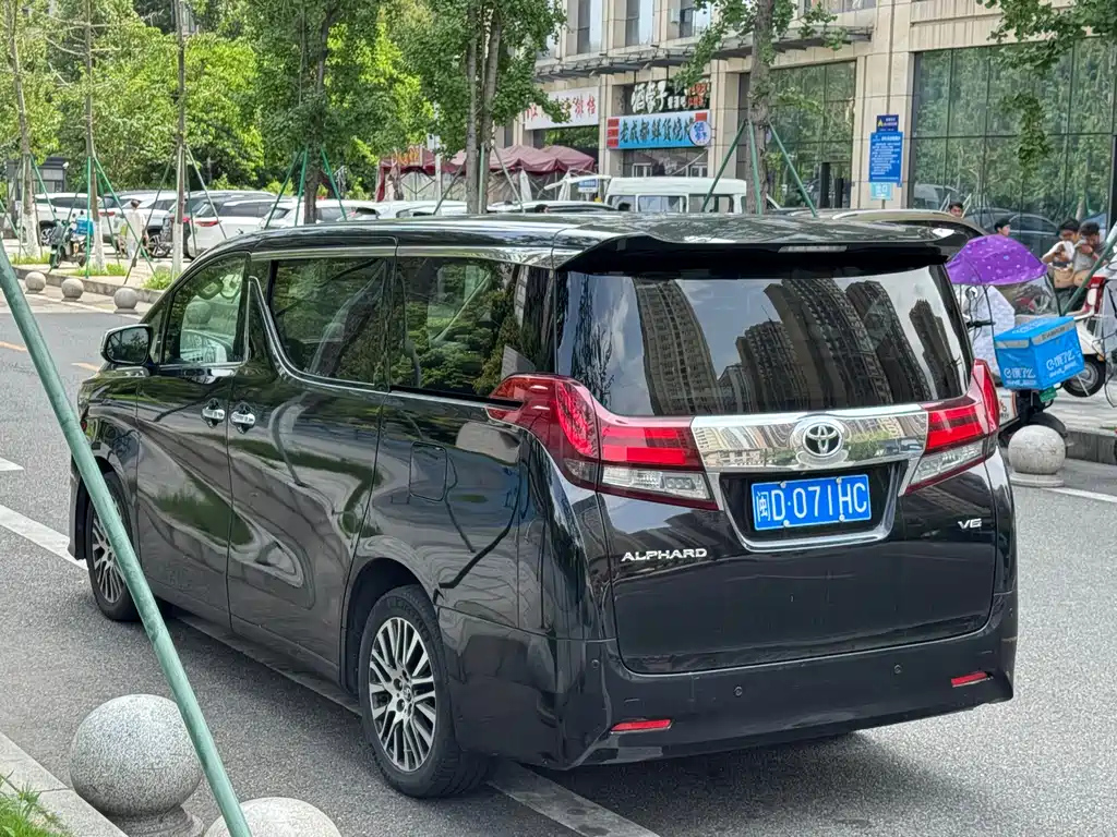 TOYOTA ALPHARD 2018