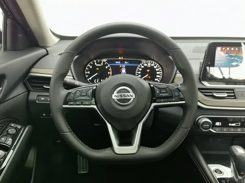 NISSAN TEANA 2021