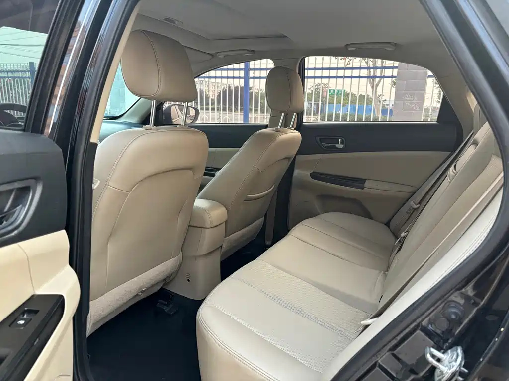 CHANGAN EADO 2013