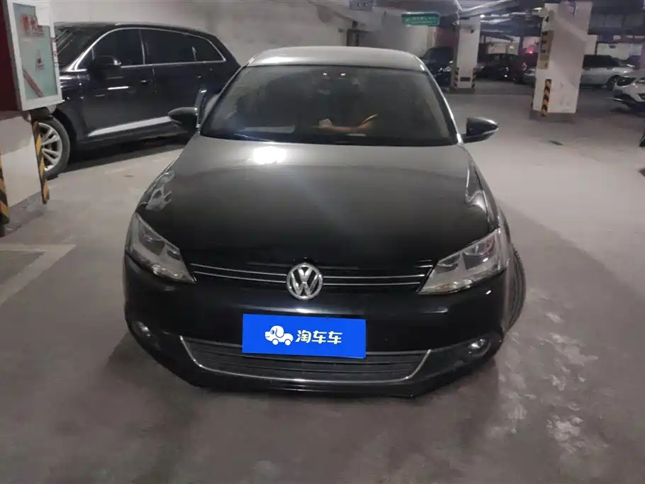 VOLKSWAGEN SAGITAR 2012