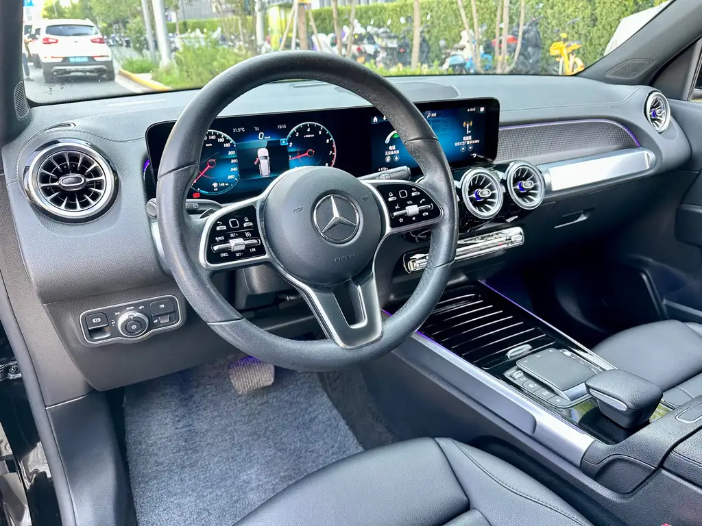 MERCEDES BENZ GLB 2021