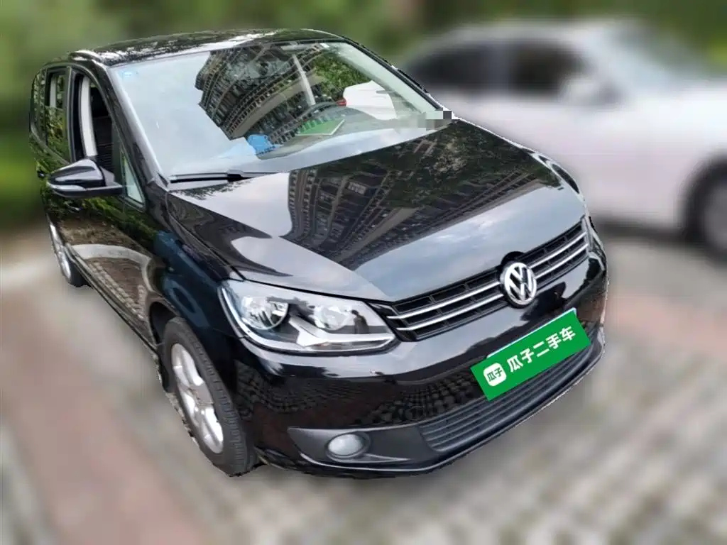 VOLKSWAGEN TOURAN 2013