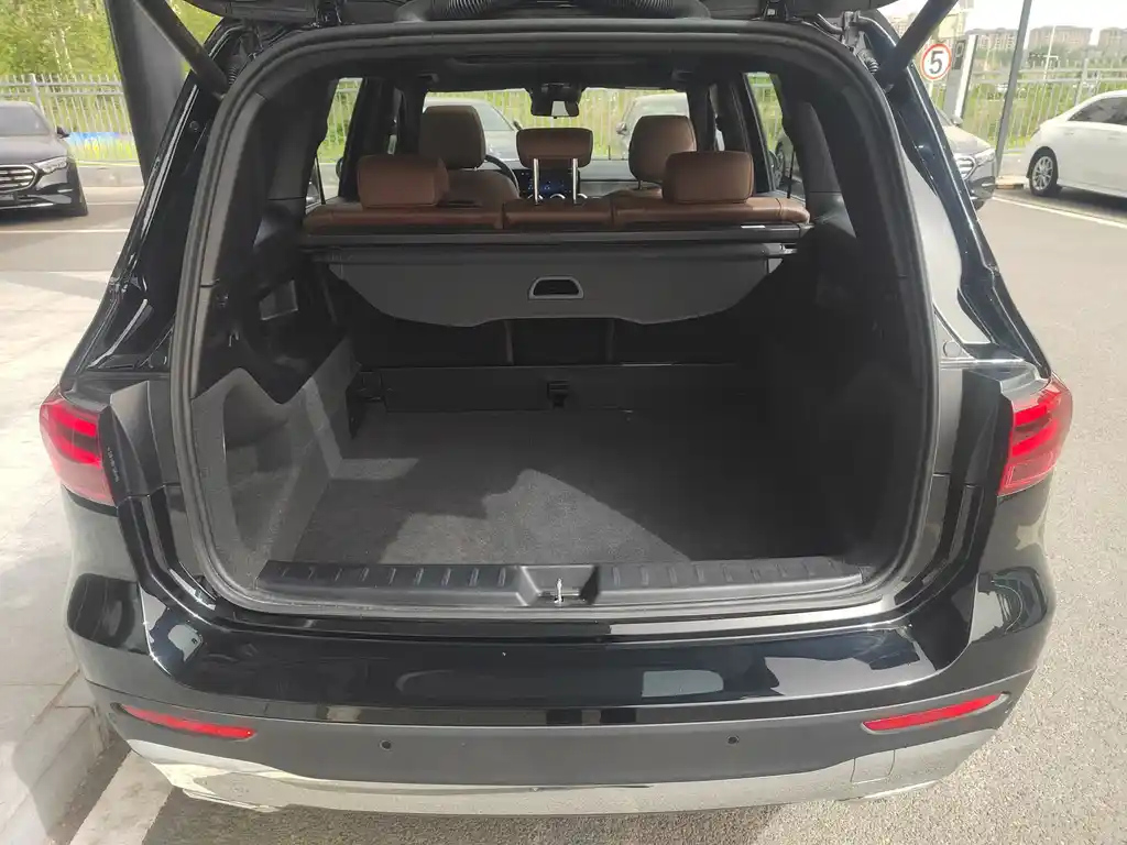 MERCEDES BENZ GLB 2024