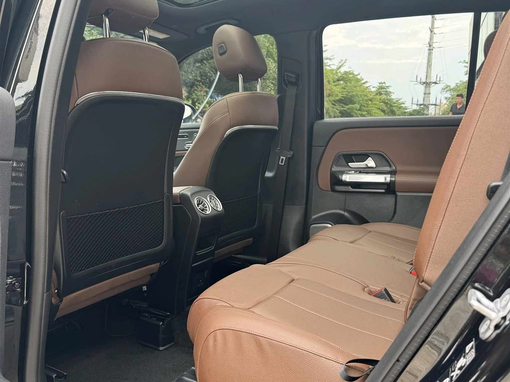MERCEDES BENZ GLB 2023