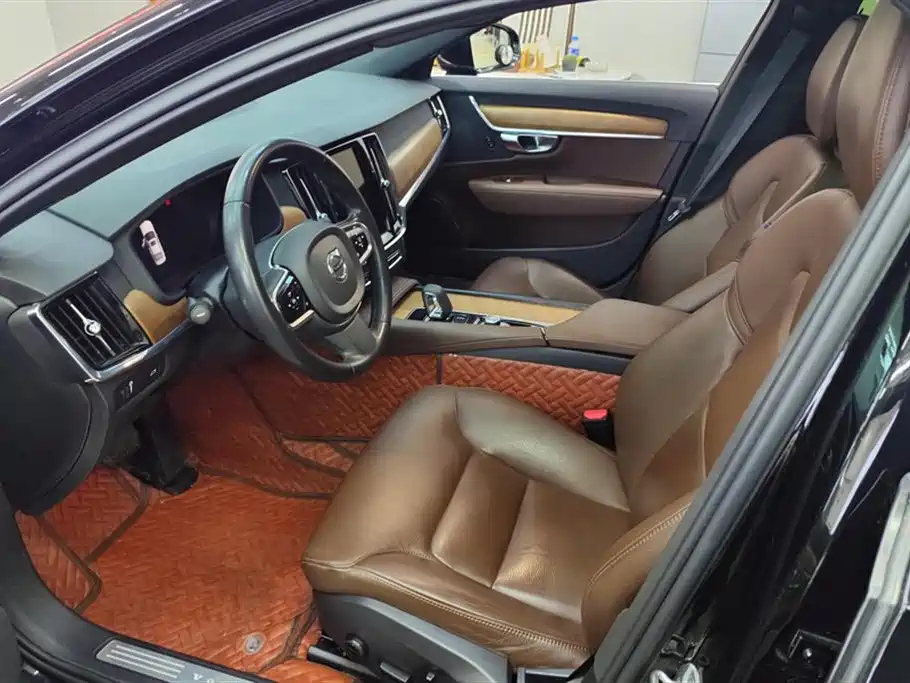 VOLVO S90 2022