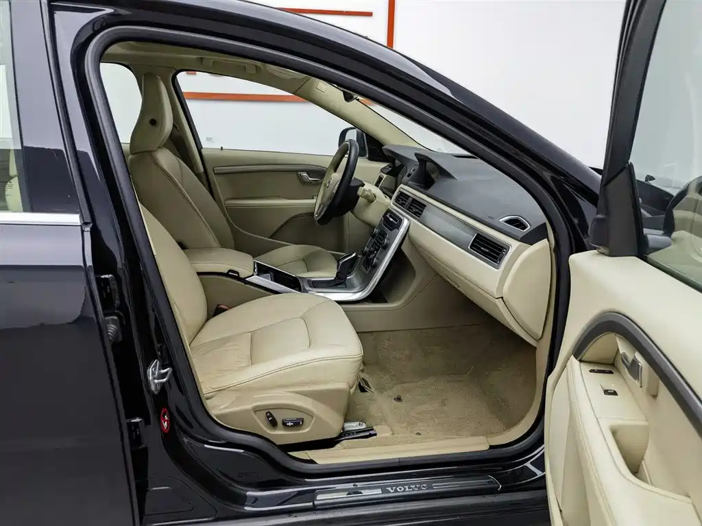 VOLVO S80L 2014
