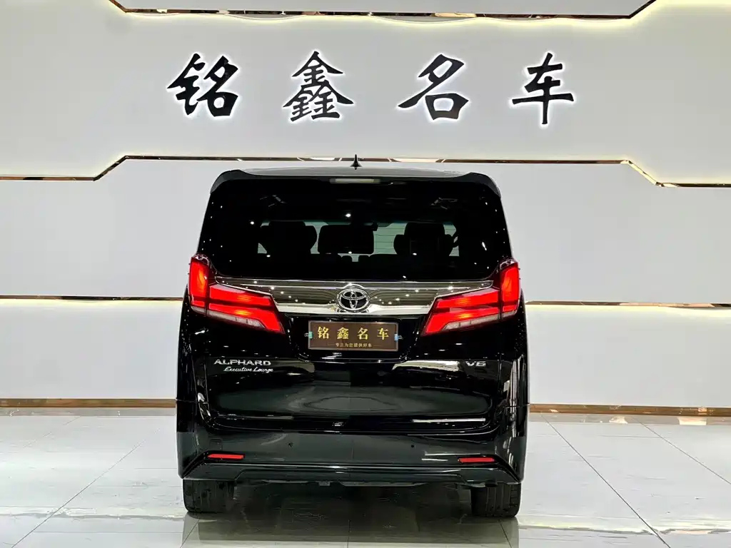TOYOTA ALPHARD 2018