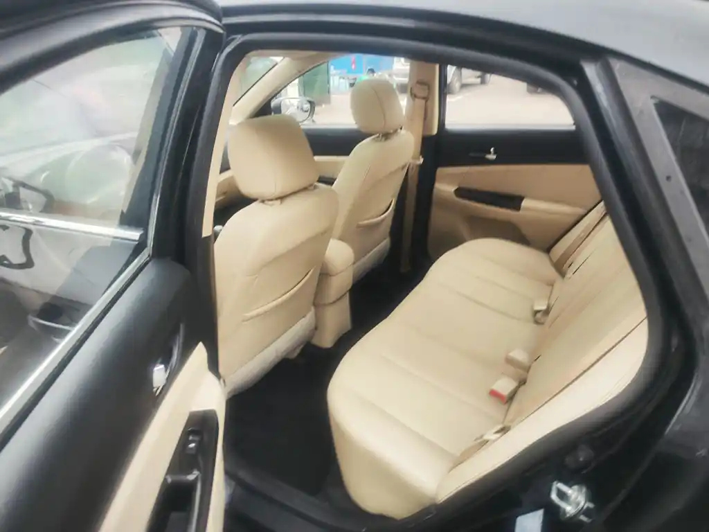 CHANGAN EADO 2015