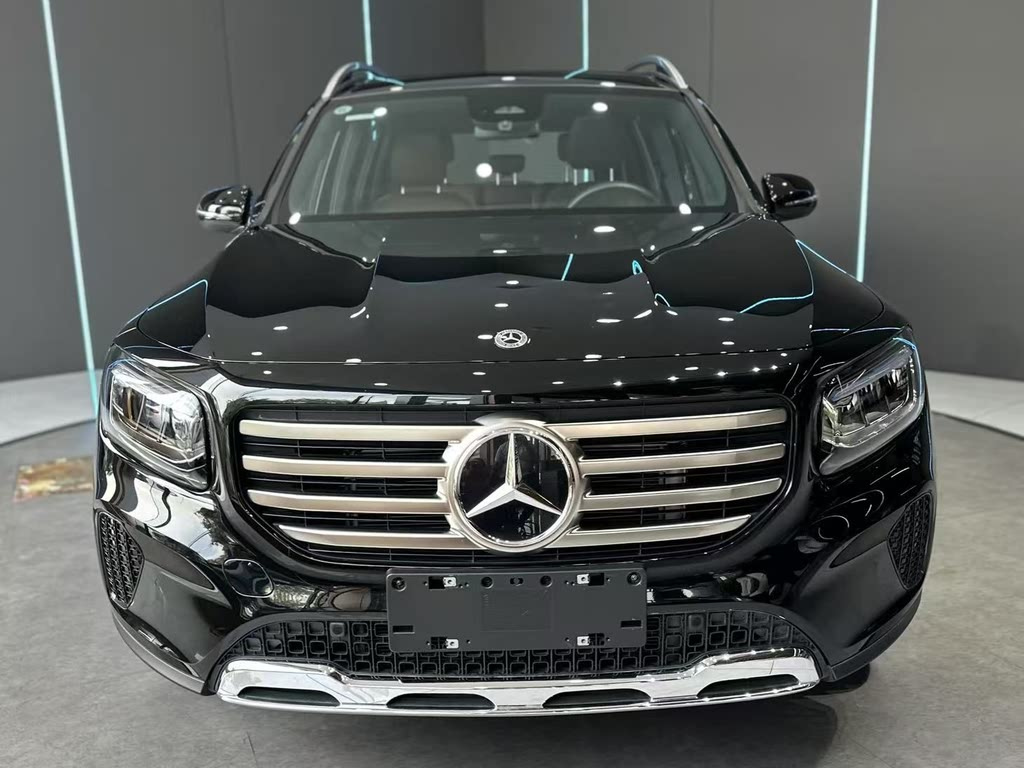 MERCEDES BENZ GLB 2024