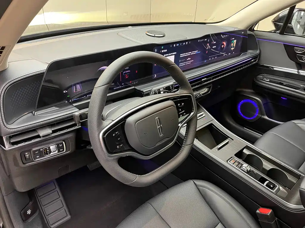 LINCOLN ADVENTURER 2023