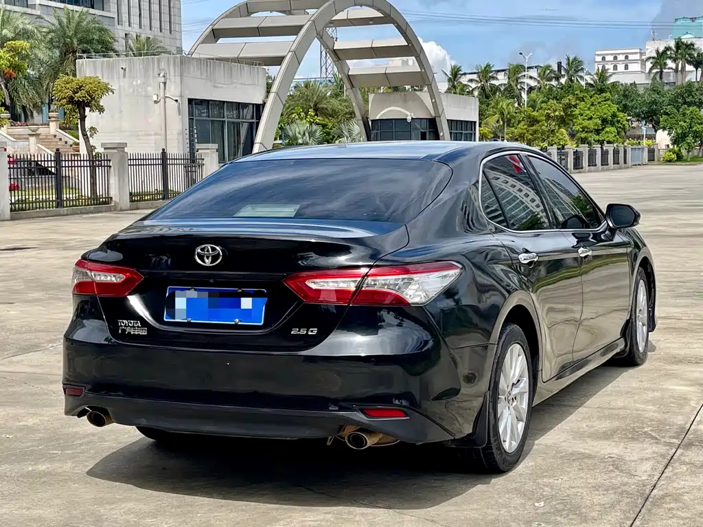 TOYOTA CAMRY 2018