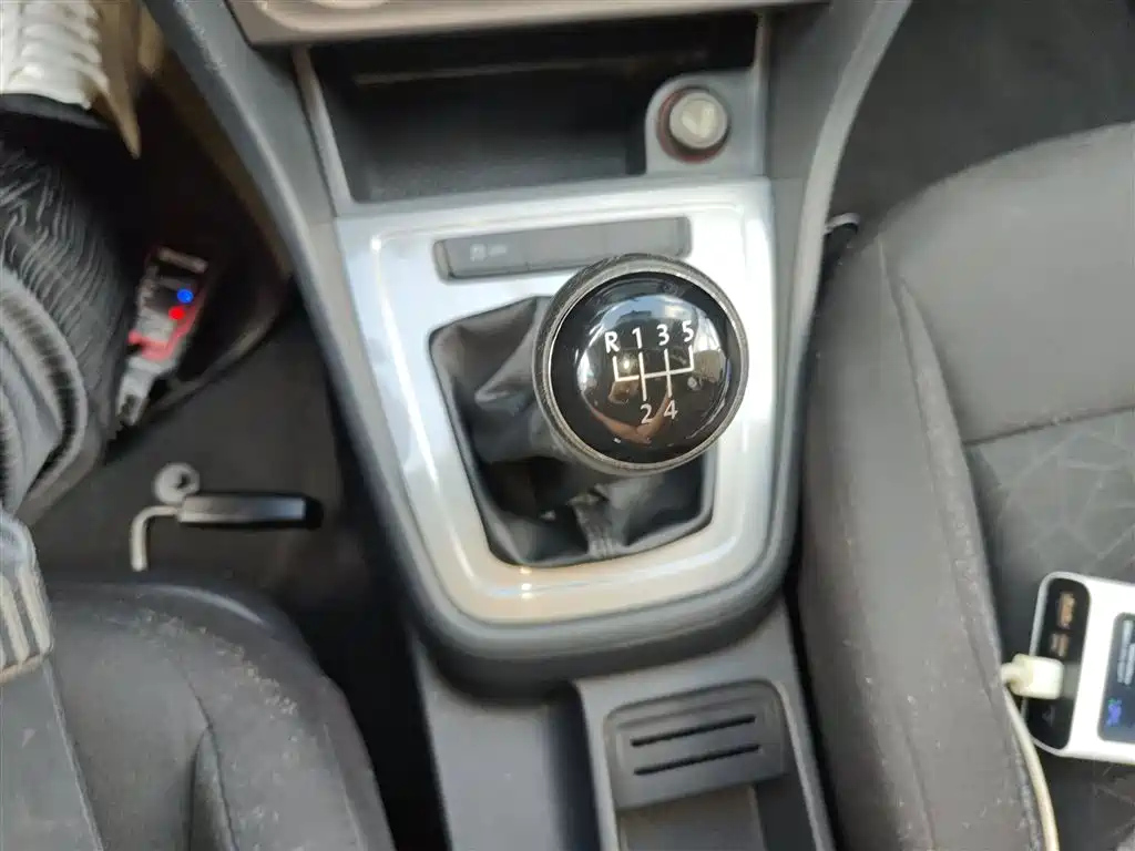 VOLKSWAGEN LAVIDA 2013