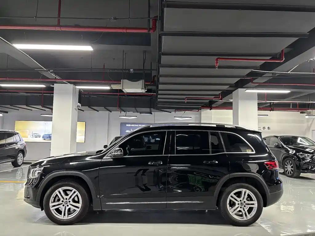 MERCEDES BENZ GLB 2023