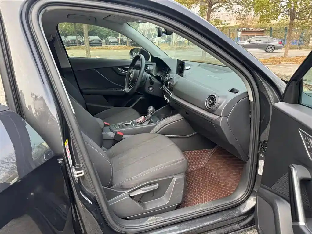 AUDI Q2L 2018
