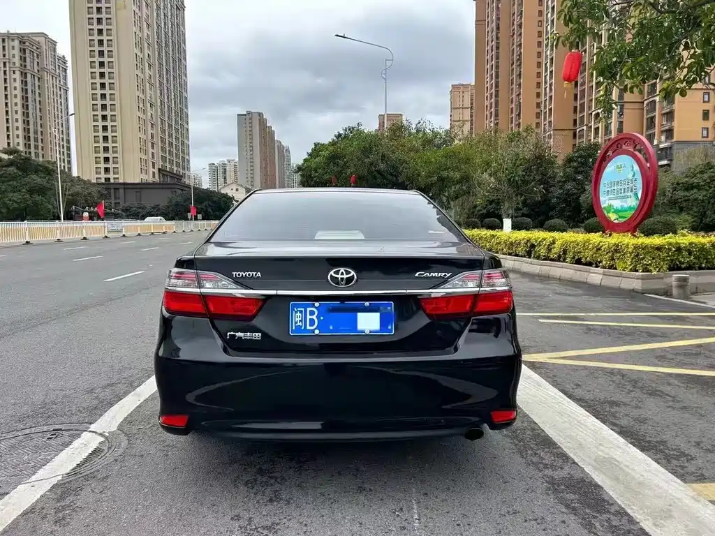 TOYOTA CAMRY 2015