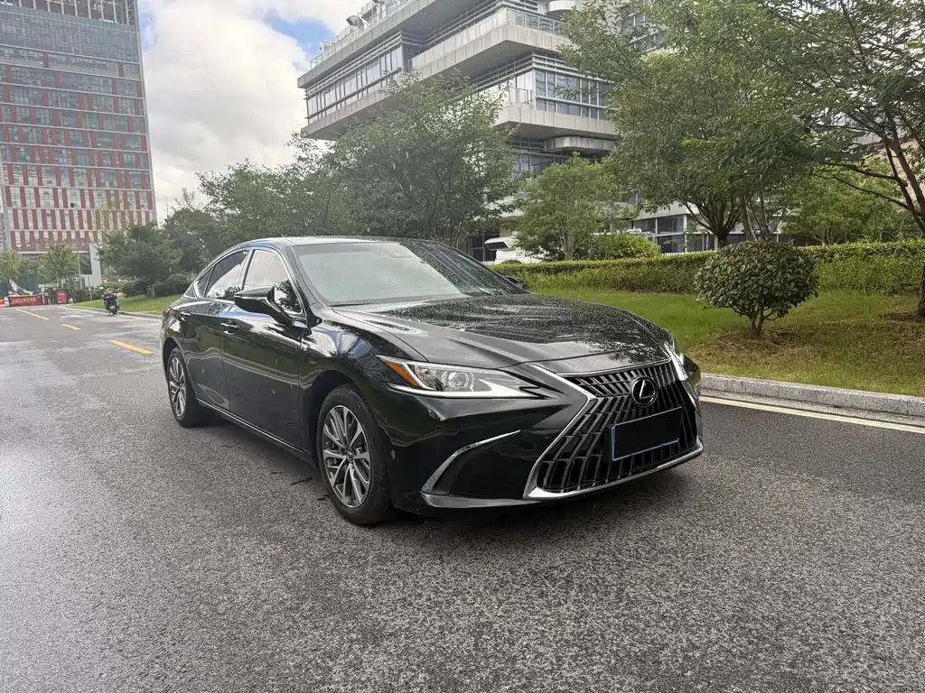 LEXUS ES 2023