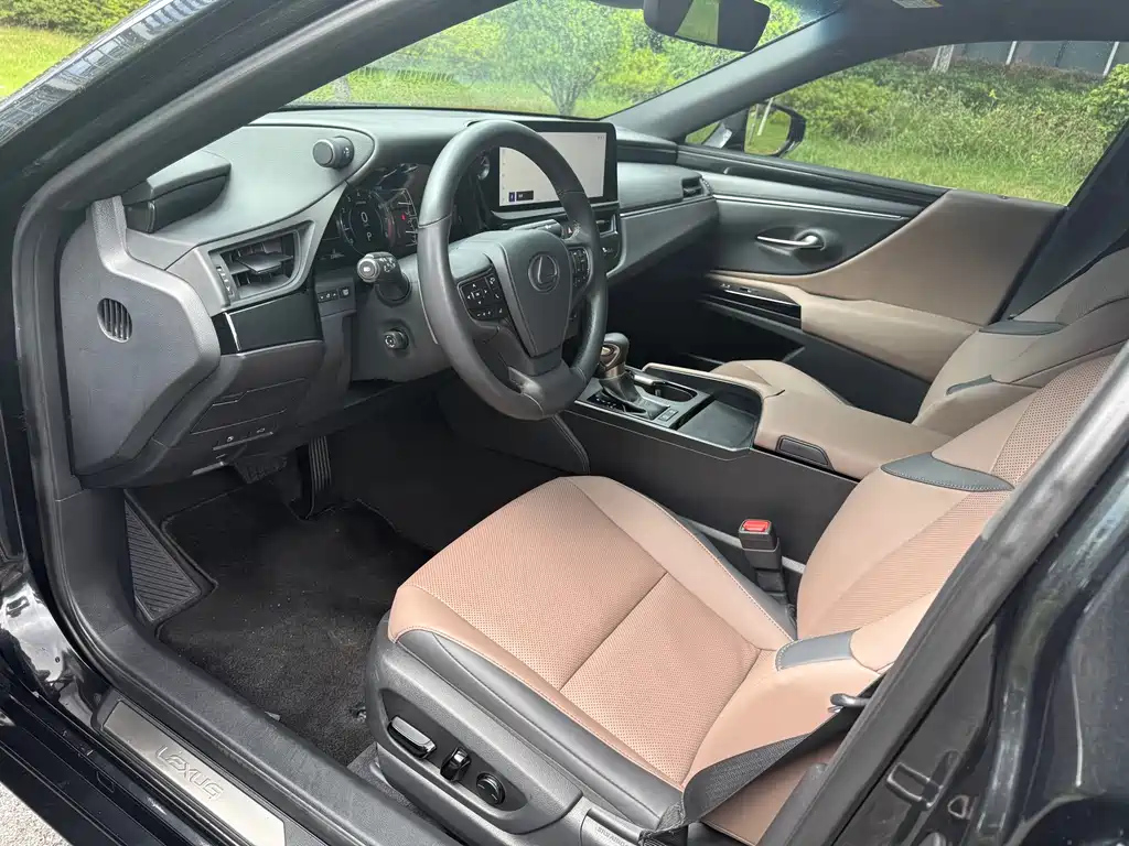 LEXUS ES 2023