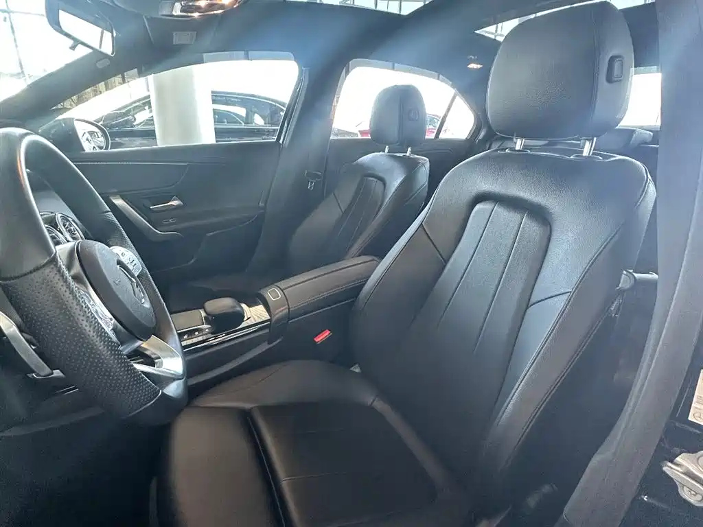 MERCEDES BENZ A-CLASS 2022