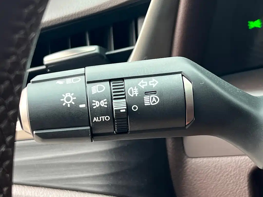 LEXUS ES 2019
