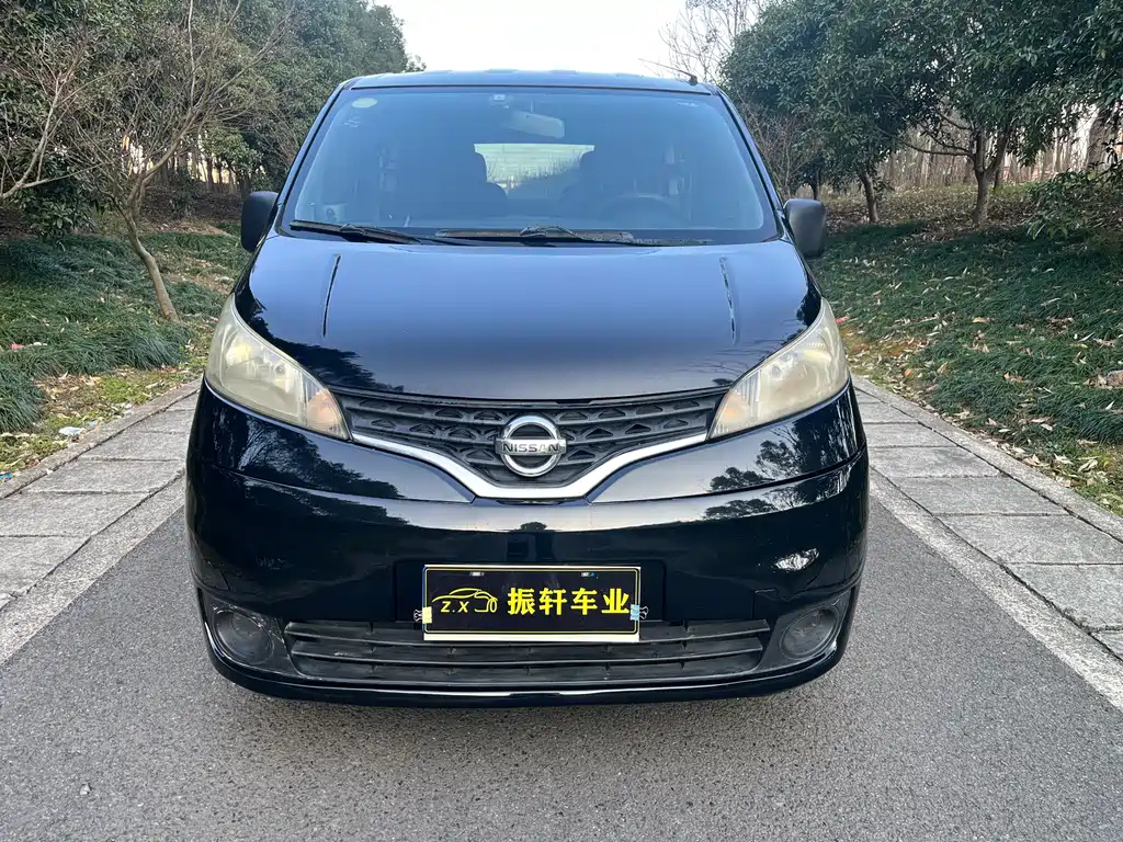 NISSAN NV200 2012