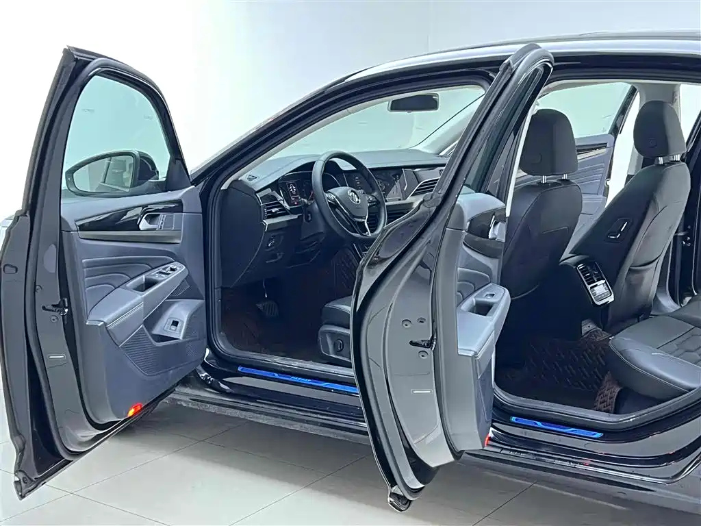 VOLKSWAGEN PASSAT 2021