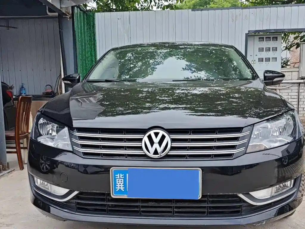 VOLKSWAGEN PASSAT 2014