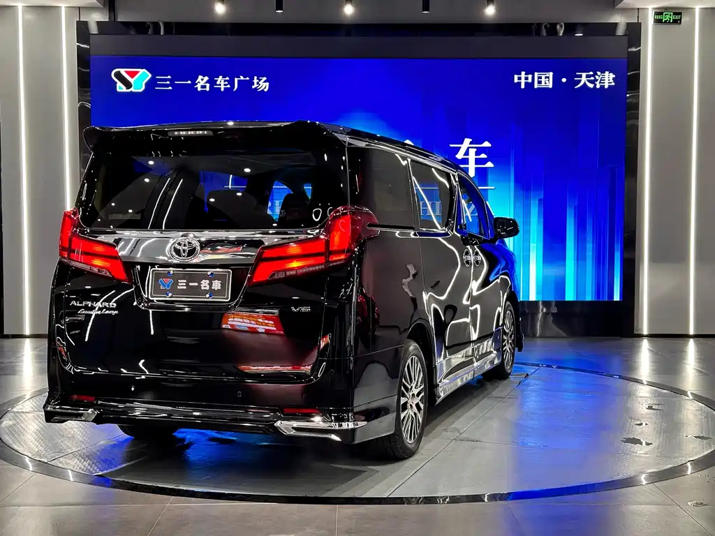 TOYOTA ALPHARD 2017