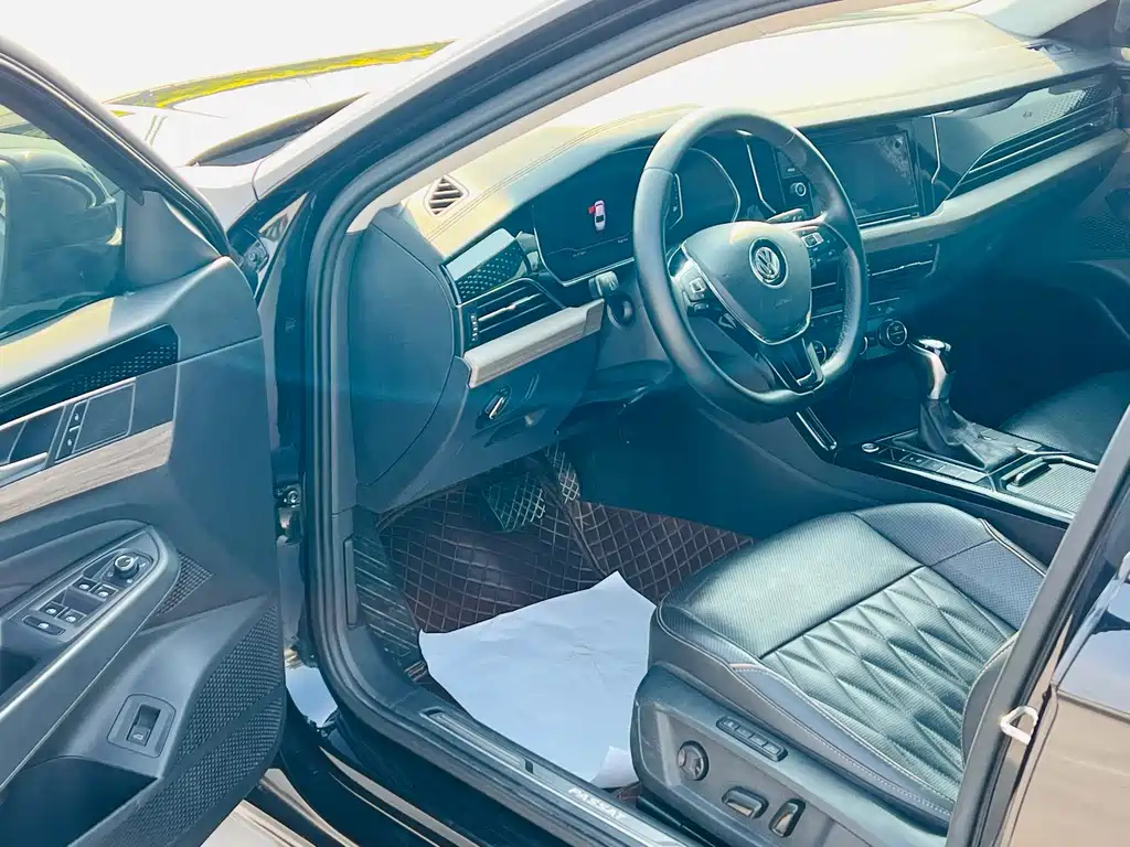 VOLKSWAGEN PASSAT 2020