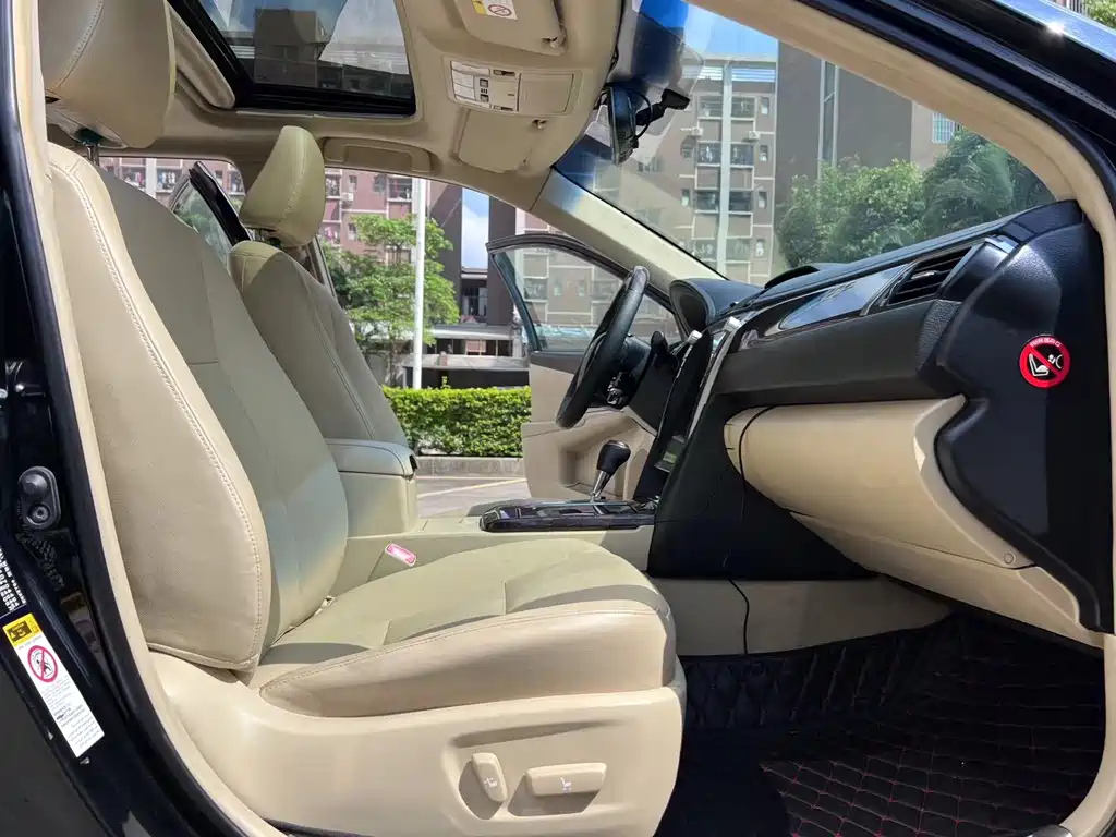 TOYOTA CAMRY 2016