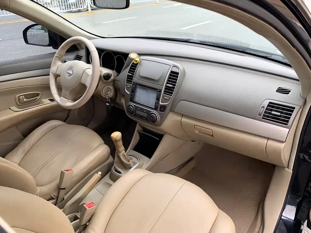 NISSAN SYLPHY 2013