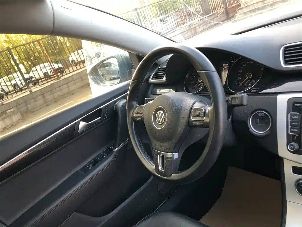 VOLKSWAGEN MAGOTAN 2016