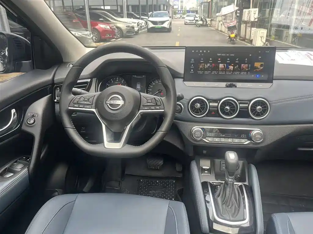 NISSAN QASHQAI 2025