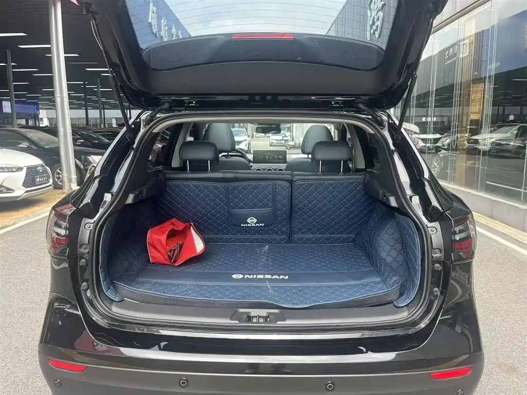 NISSAN QASHQAI 2025