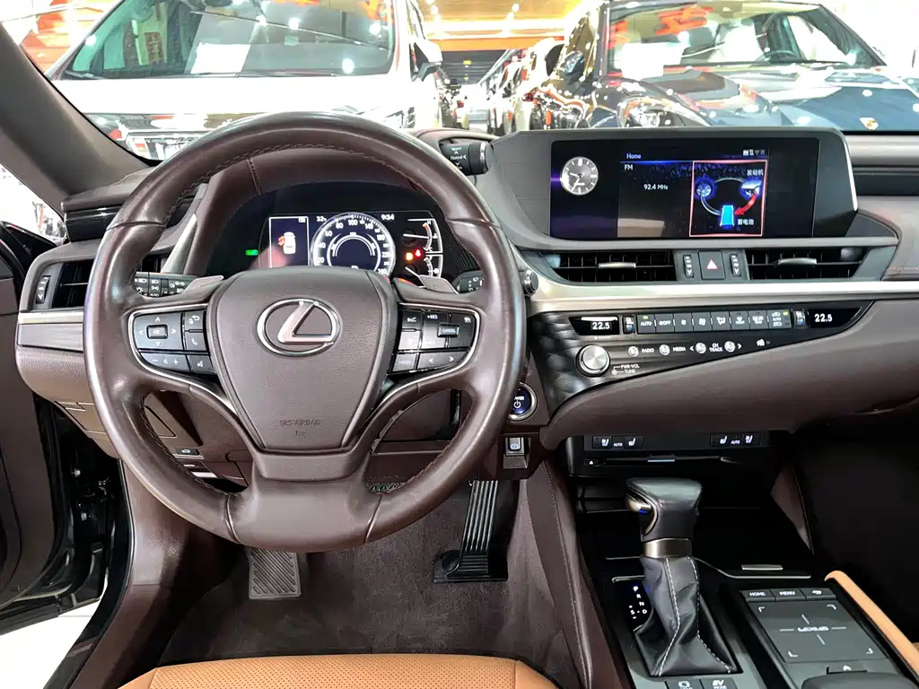 LEXUS ES 2021