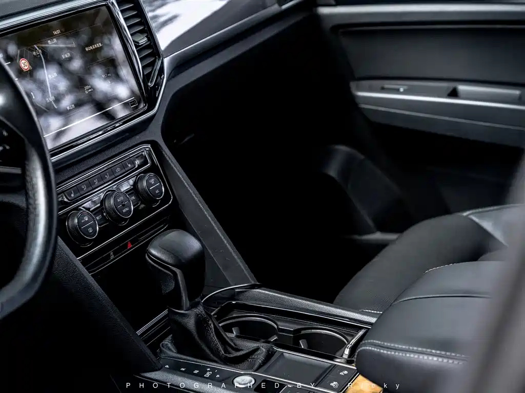 VOLKSWAGEN TOURAN 2020