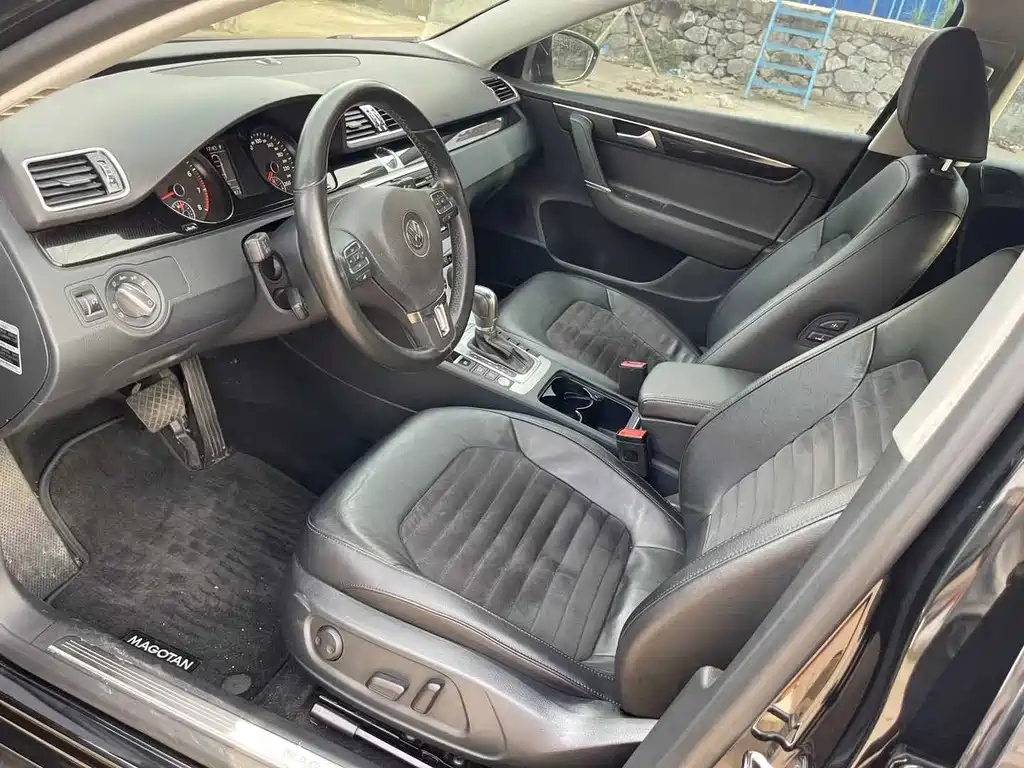 VOLKSWAGEN MAGOTAN 2016