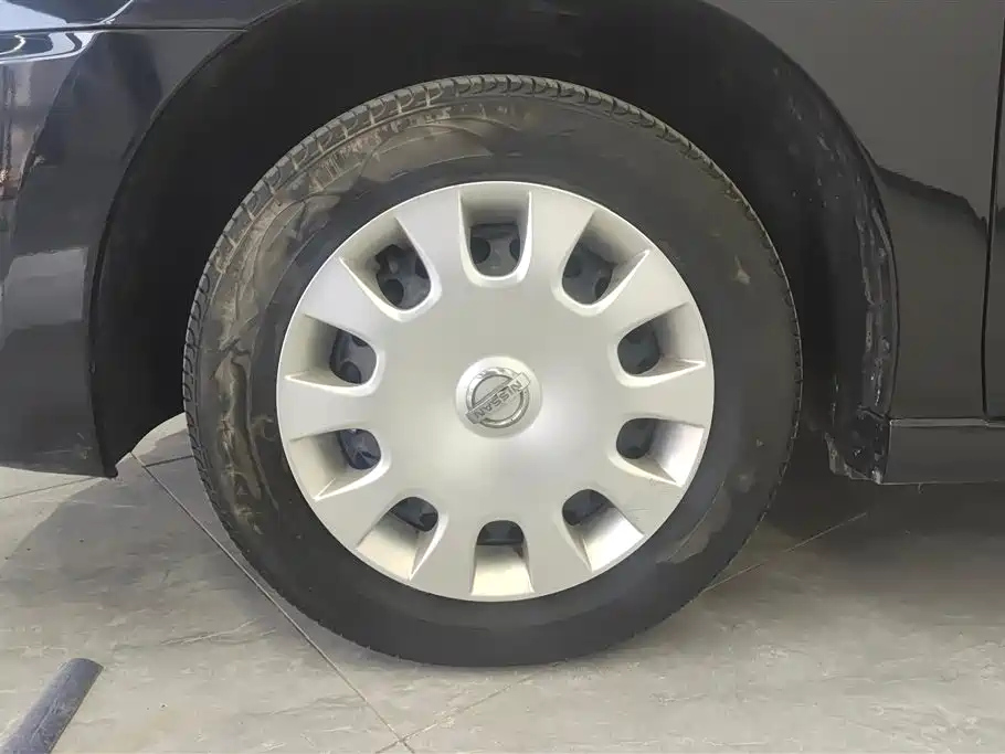 NISSAN SYLPHY 2016