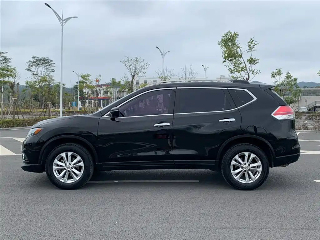 NISSAN X-TRAIL 2017