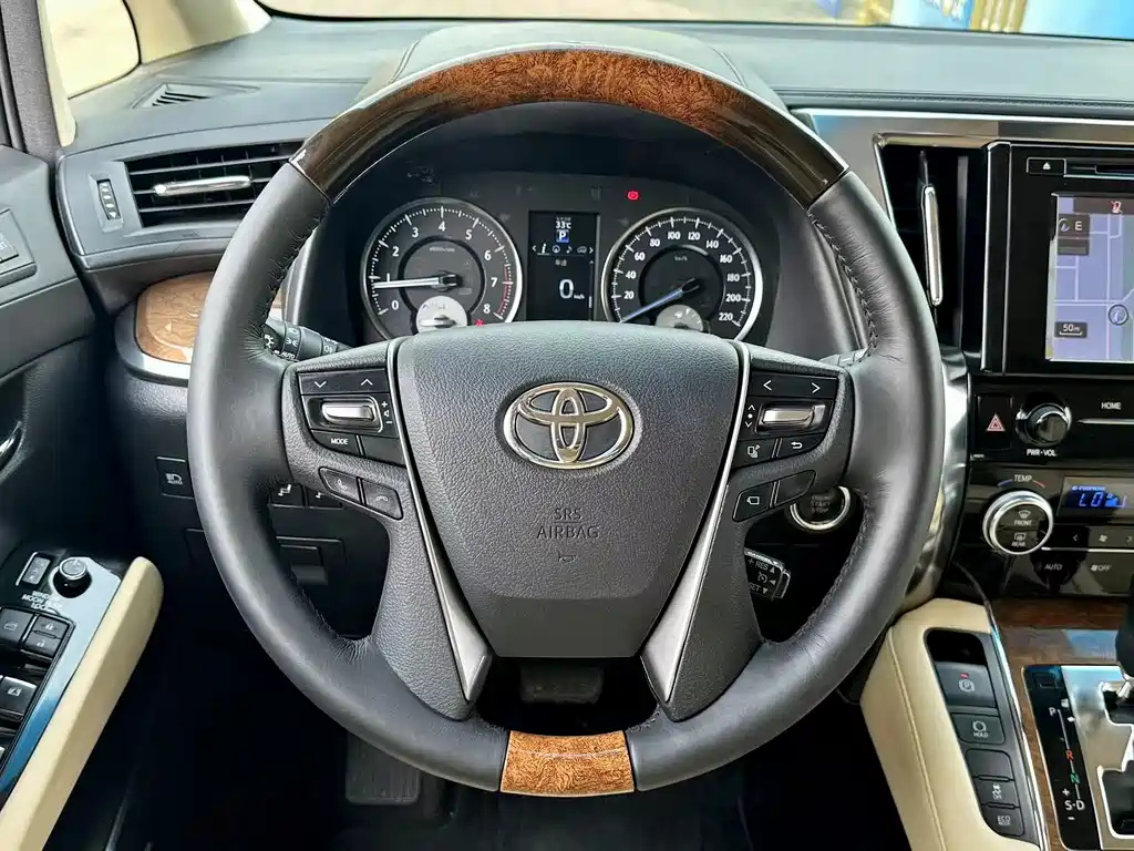 TOYOTA ALPHARD 2017