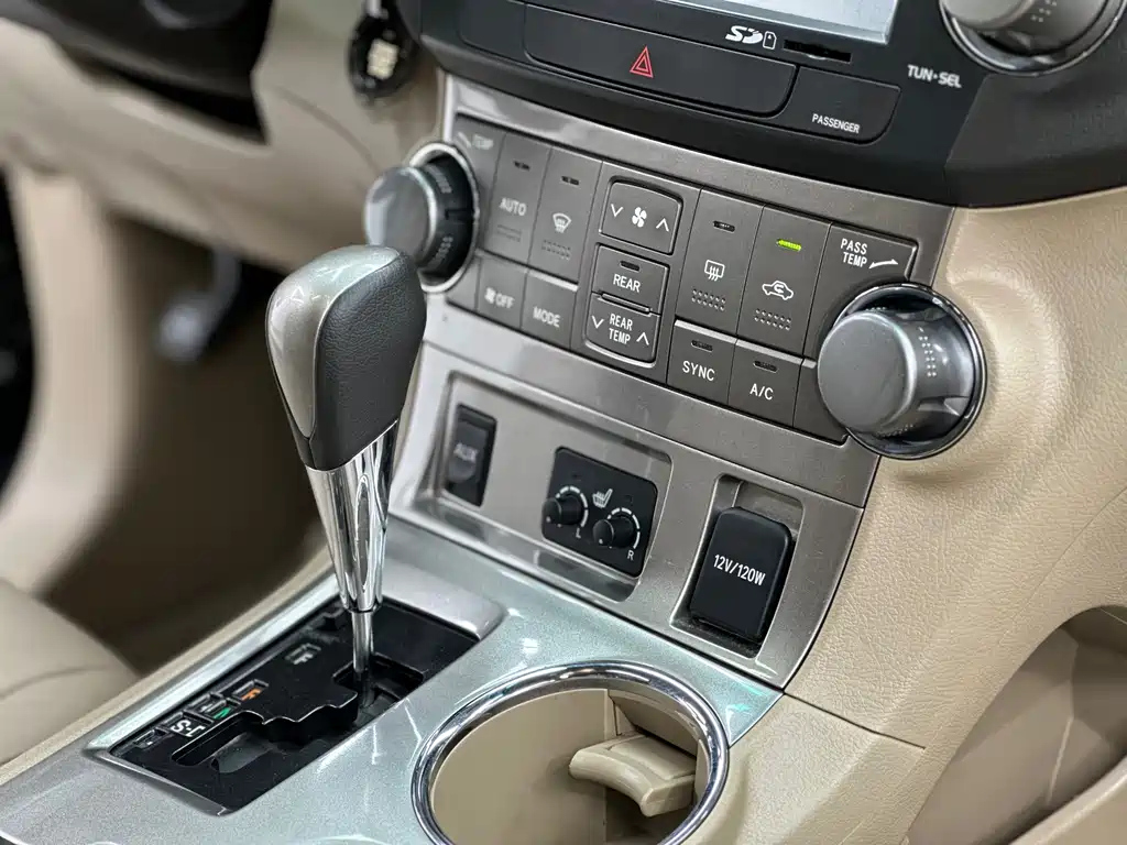 TOYOTA HIGHLANDER 2014
