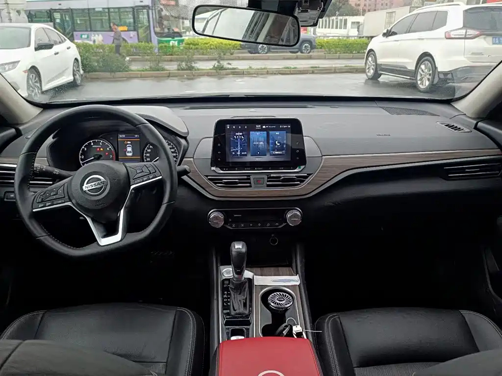 NISSAN TEANA 2022